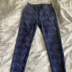 ALO yoga houndstooth leggings L